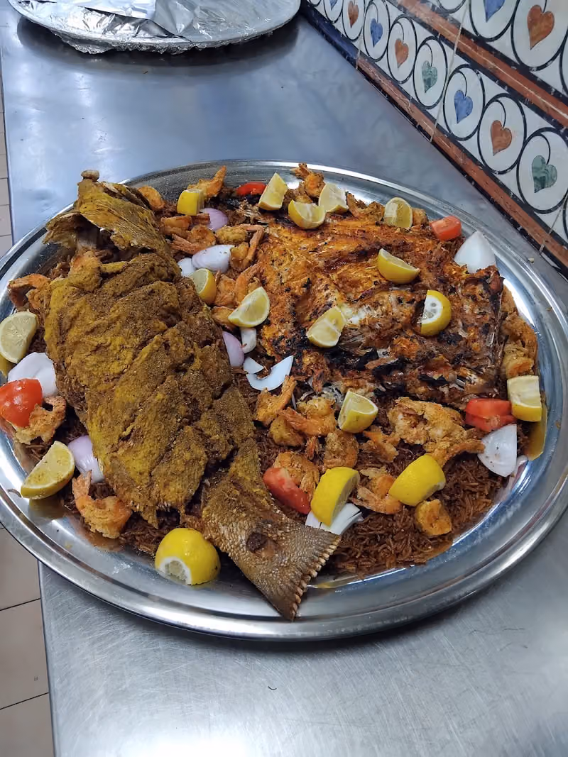 مطعم سوق الأسماك الطازجة