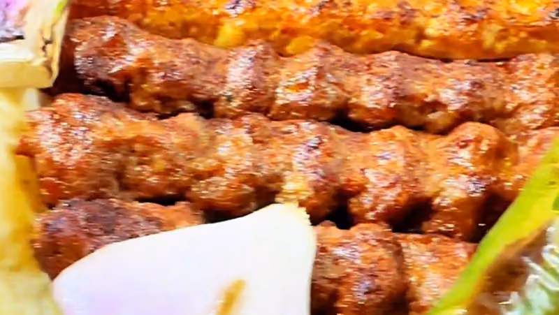 مطعم سيخ السنبلة للشاورما فرع العزيزية
