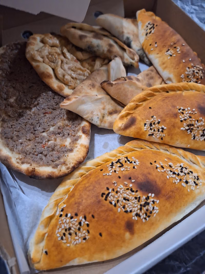 مطعم تنور طيبة الفيحاء للأكلات والفطائر الشامية