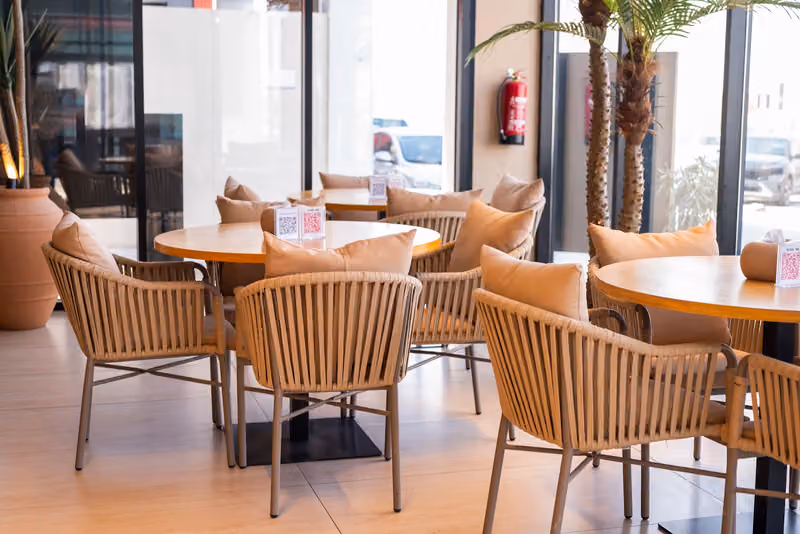 مطعم توابل هندية Flavors of India Restaurant