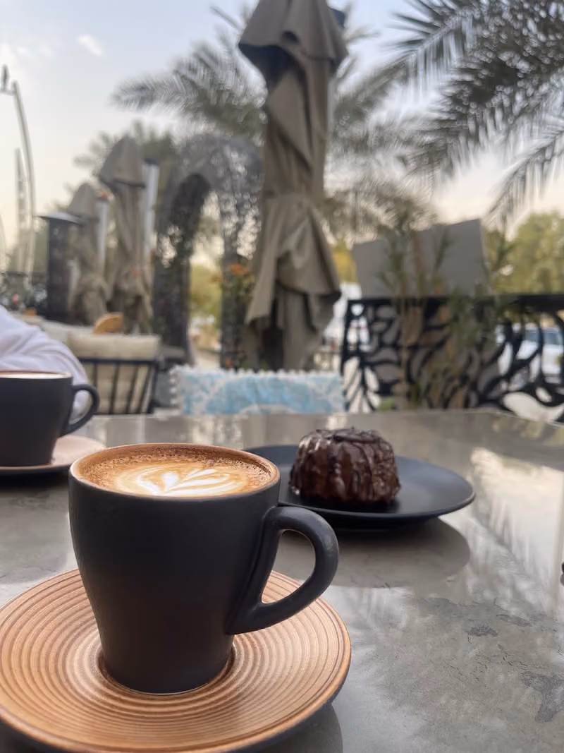 مطعم و كافية لافا