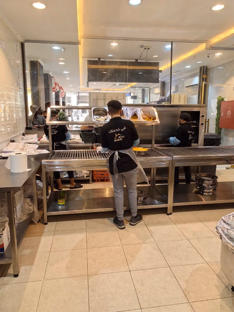 مطعم واحة العبور للمأكولات البحرية