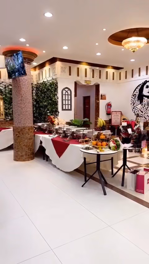 مطعم ومقهى لمة بيت العز