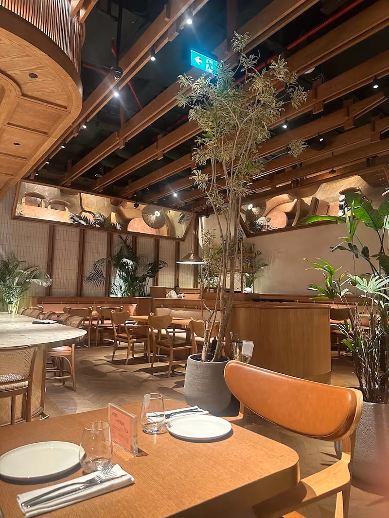 The Lighthouse Restaurant & Lounge, Solitaire Mall