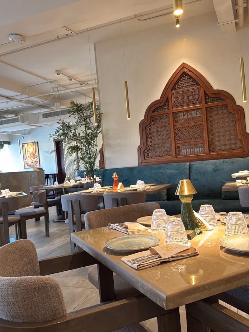 مطعم زيبا