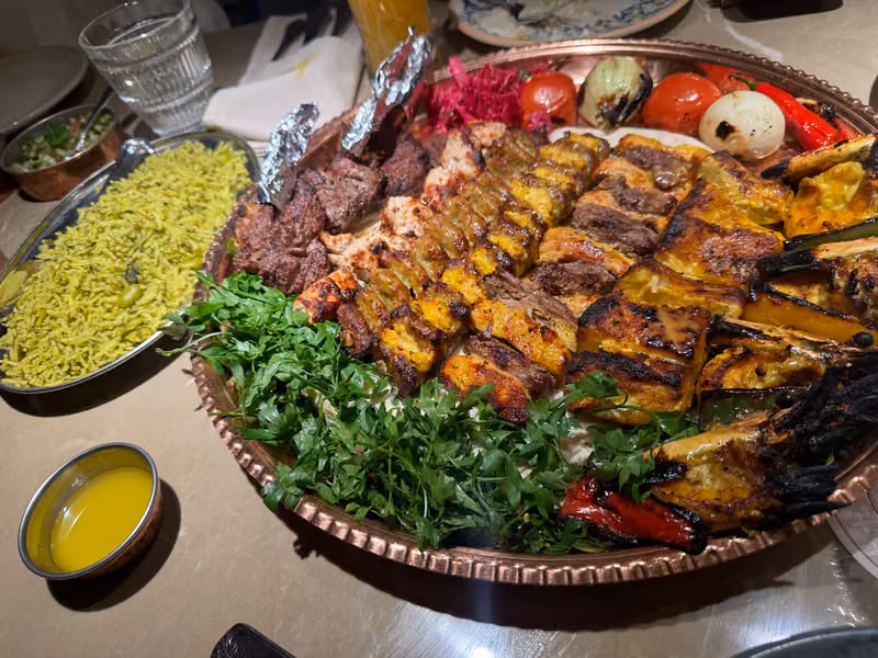 مطعم زيبا