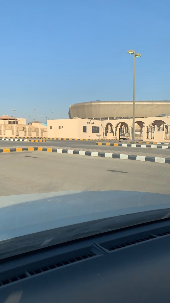 موقف سيارات