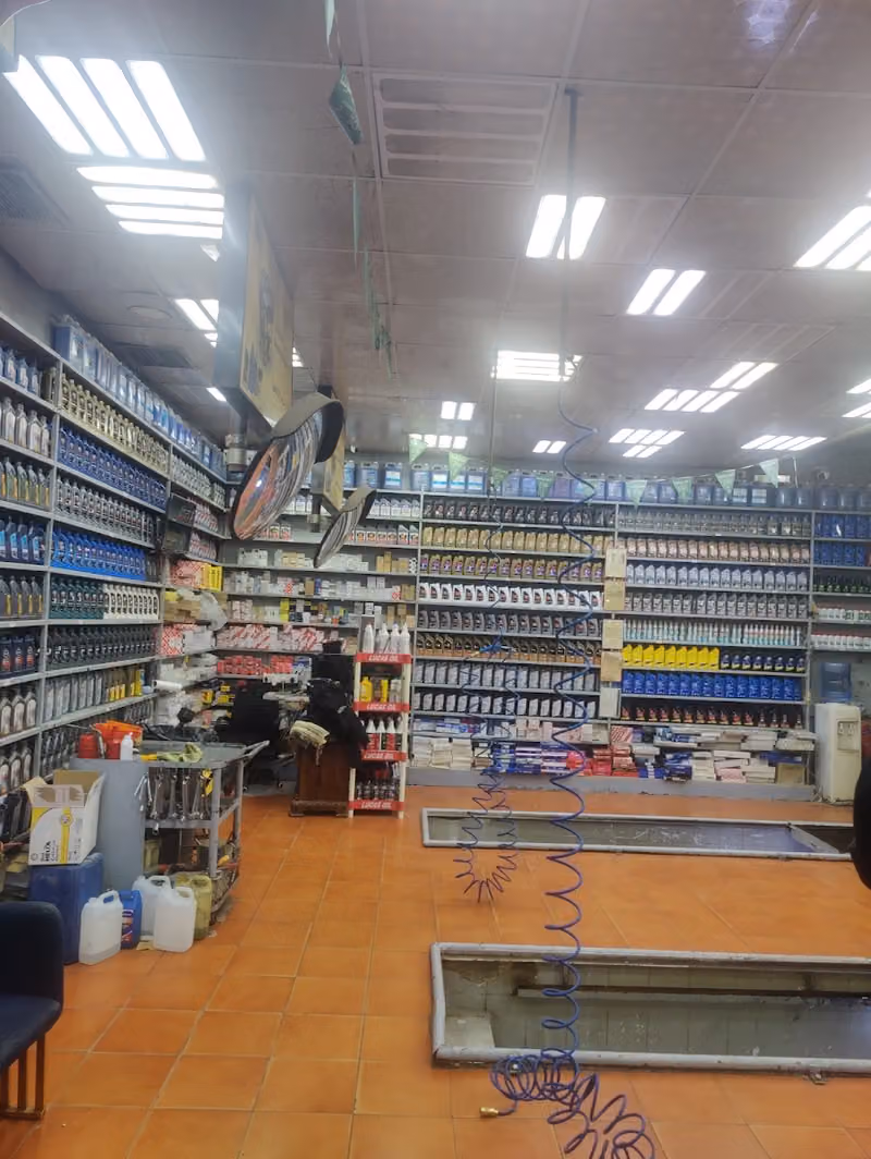 مؤسسة النفط المتميز لخدمات السيارات