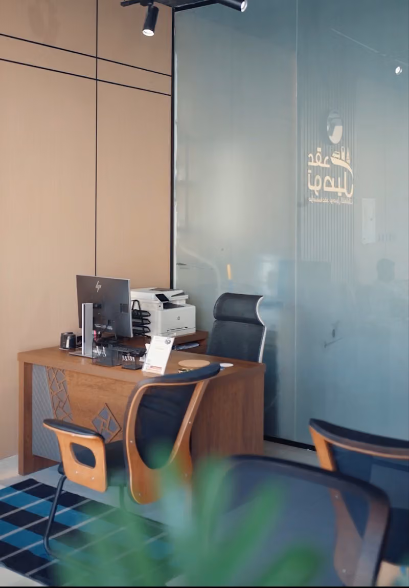 مؤسسة عقد توصيل للنقل - النقل الجامعي - توصيل المعلمات والموظفات - التوصيل من وإلى المطار.