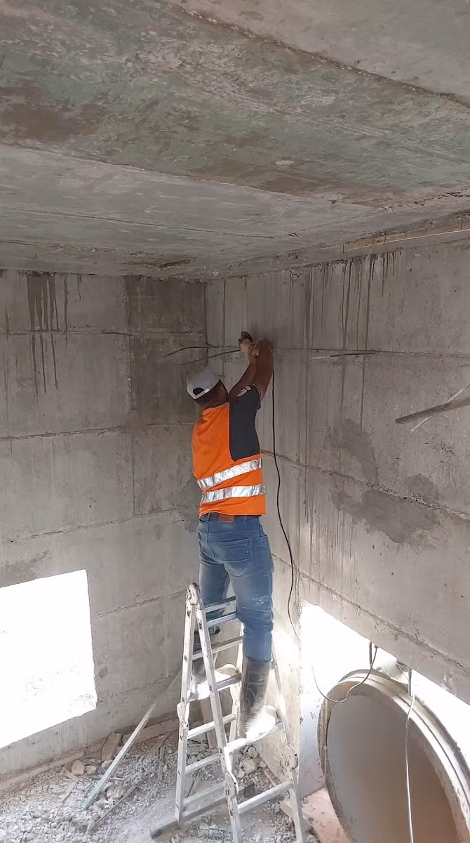 مؤسسة عزل الرياض للمقاولات العامه