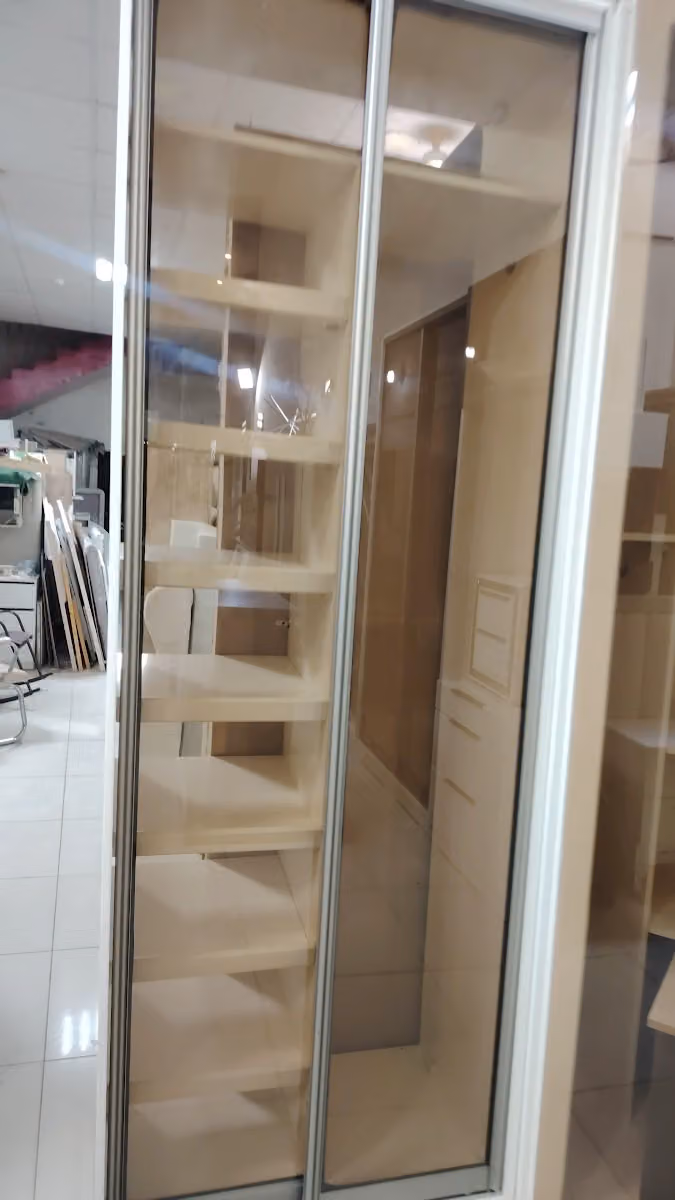موسسة نادرة عبد العزير عبدالله الحربي لشراء الاثاث المستعمل