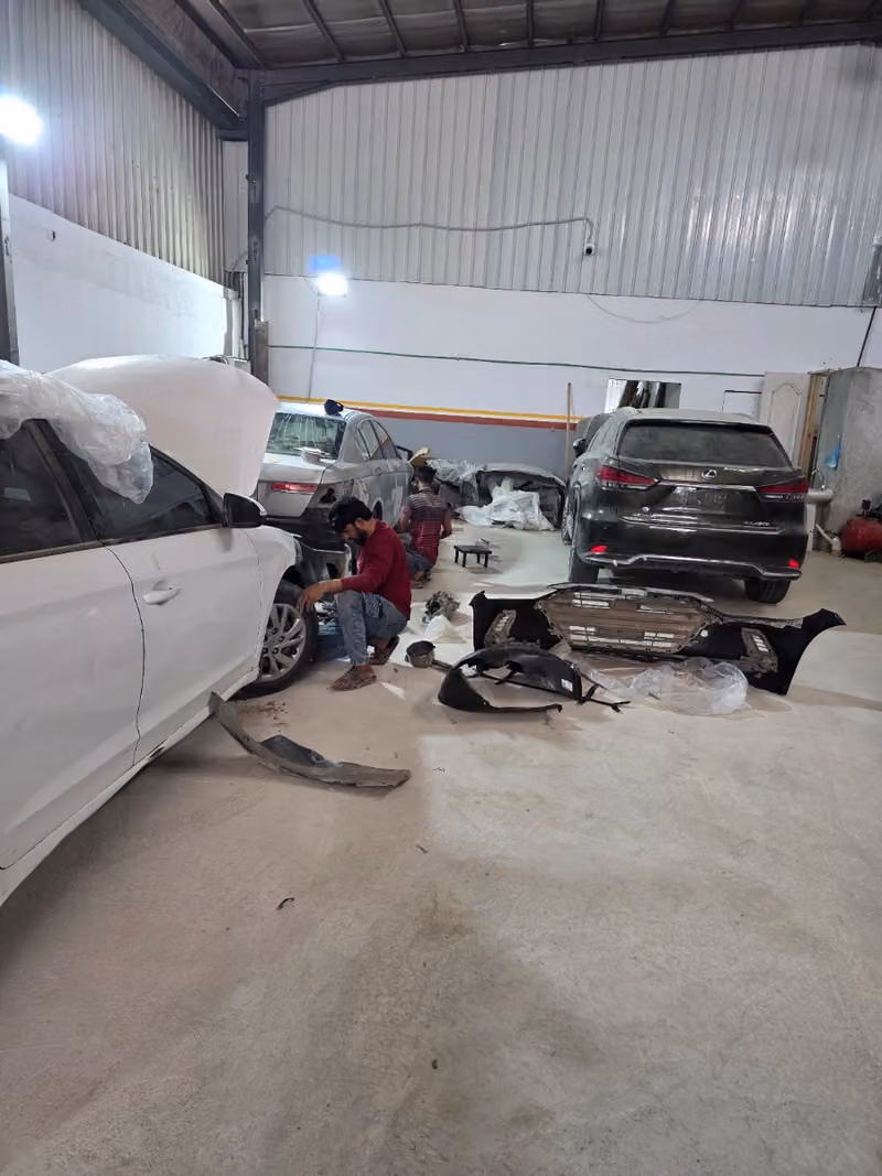ميكانيكي سيارات وكهـربائ