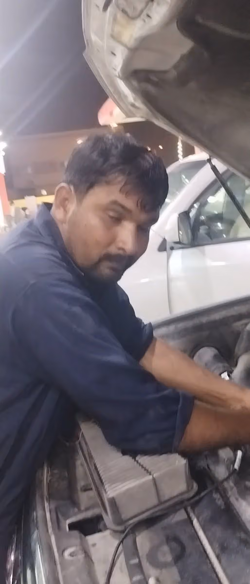 ميكانيكي سيارات ورشه جاوید