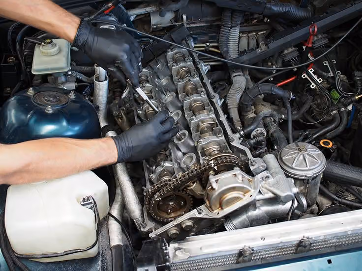 ميكانيكي سياراتauto mechanic