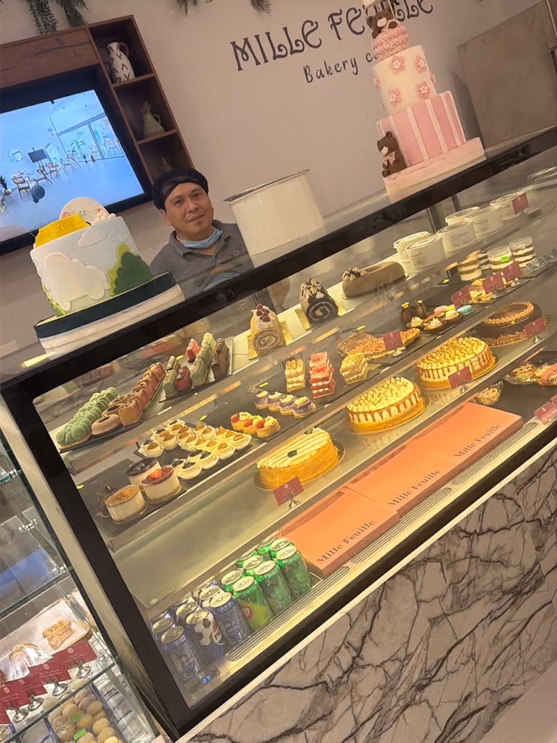 Mille Feuille Bakery (VOX)