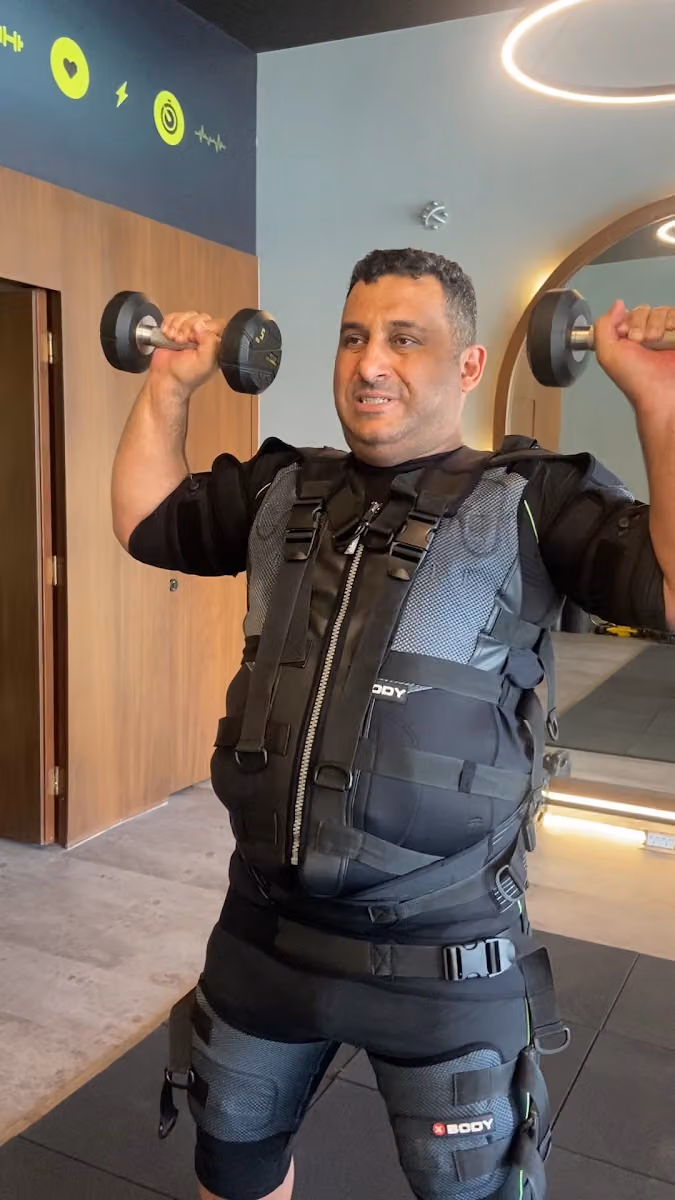 نادي نيو فت للتمارين بالتحفيز الكهربائي