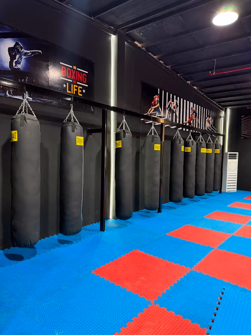 نادي رجال اللياقة Fitness Meen
