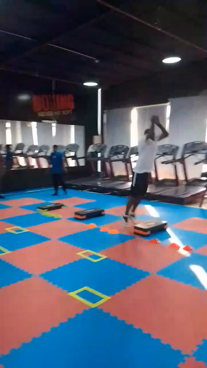 نادي رجال اللياقة Fitness Meen