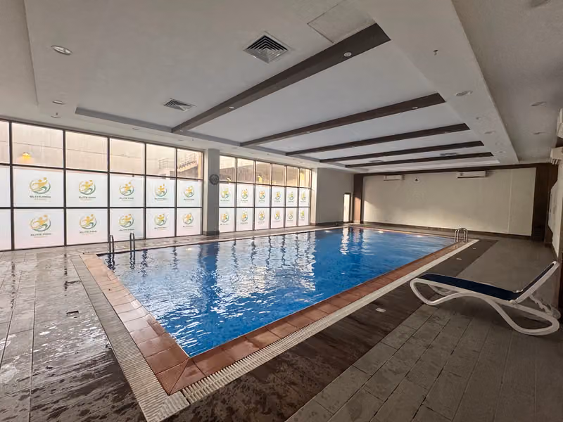 نادي تعليم سباحه للأطفال والكبار (swimming school)