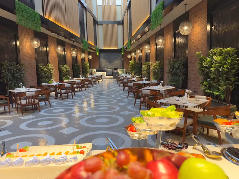 نافيتي ورويك اليرموك | Naviti Warwick Al Yarmouk
