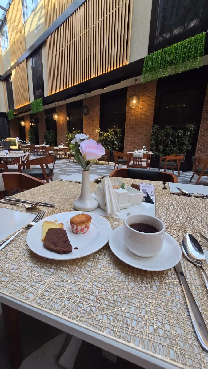 نافيتي ورويك اليرموك | Naviti Warwick Al Yarmouk