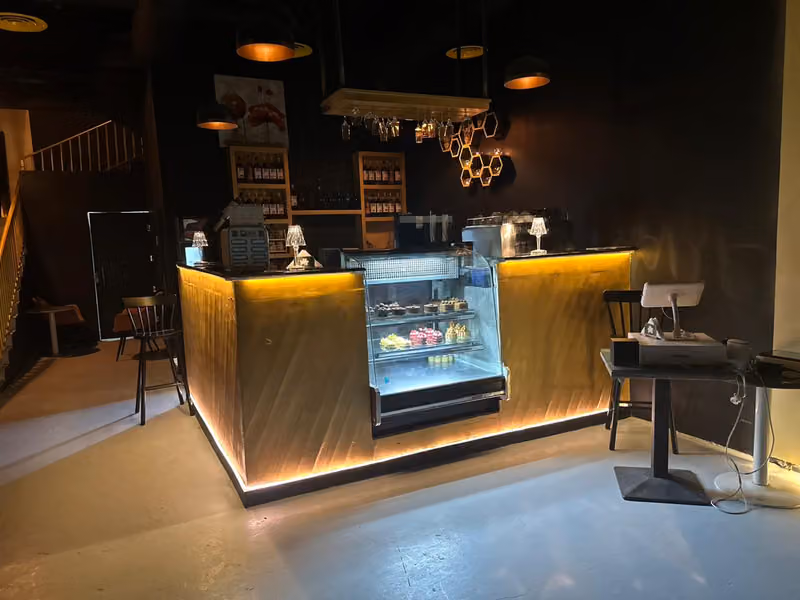 Nagham Cafe & Lounge نغم وكافي لاونج