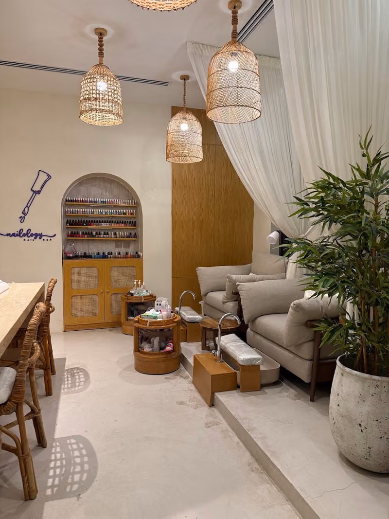 Nailology Nail Bar نيلولوجي