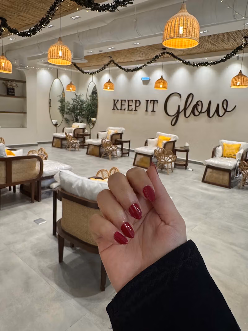 NAILS.GLOW