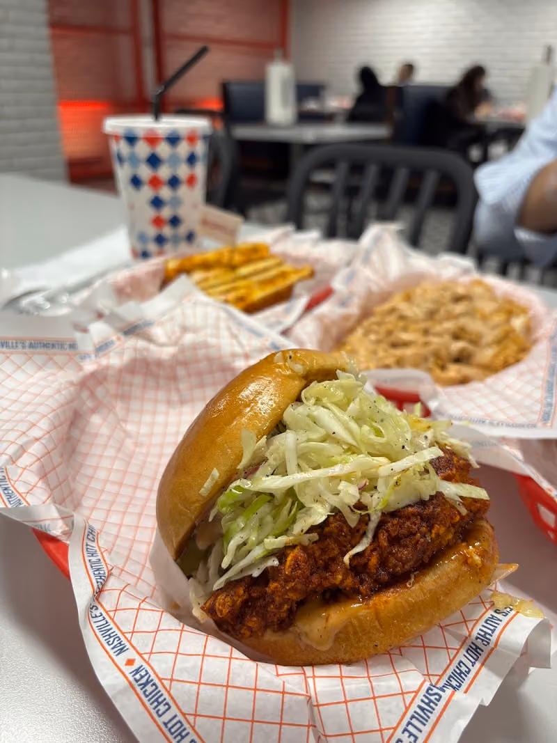 ناشفيلز هوت شكن Nashville’s Hot Chicken