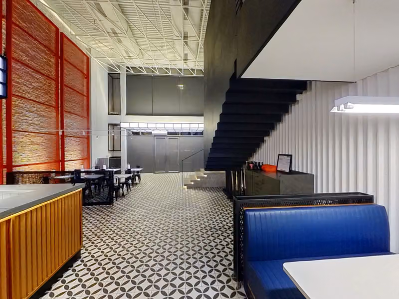 ناشفيلز هوت شكن Nashville’s Hot Chicken