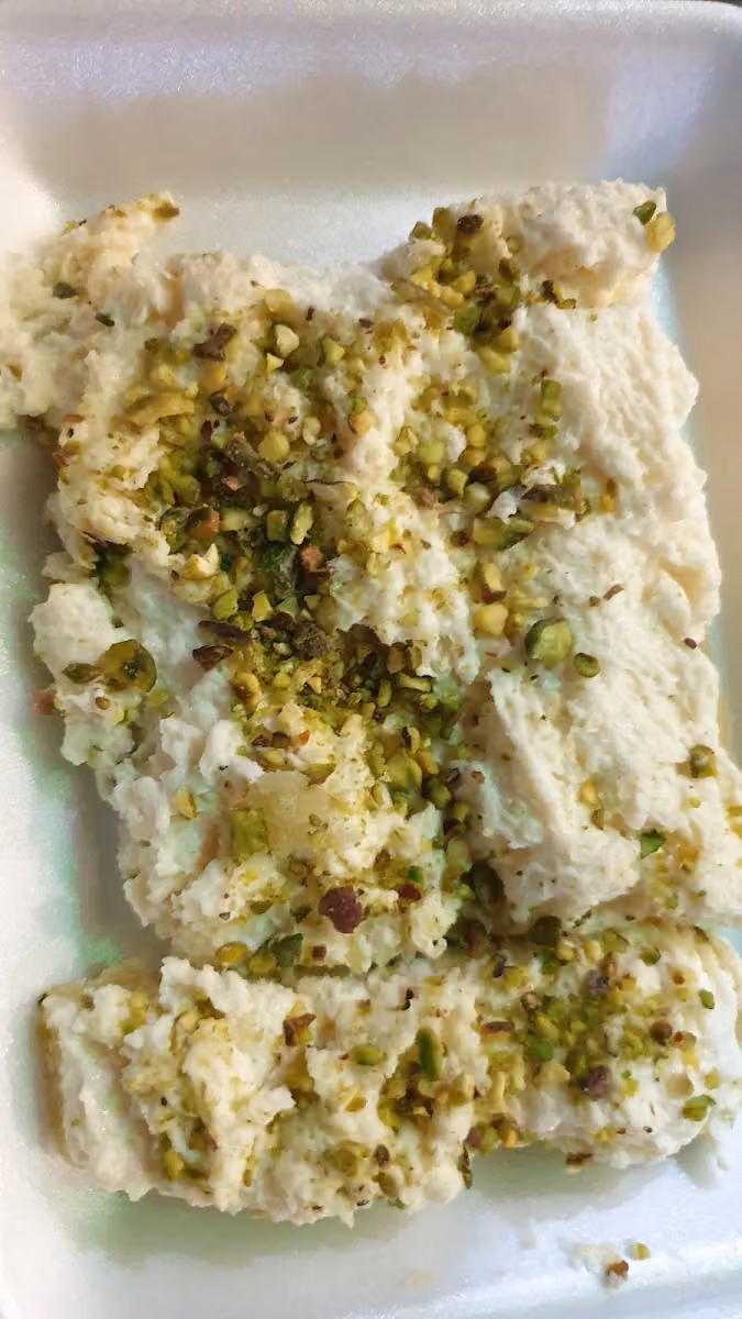 نفيسة