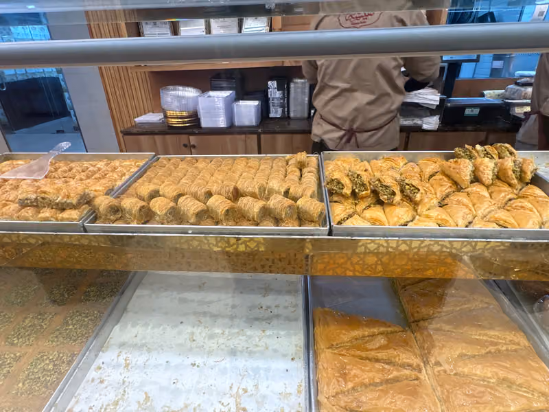 نفيسة