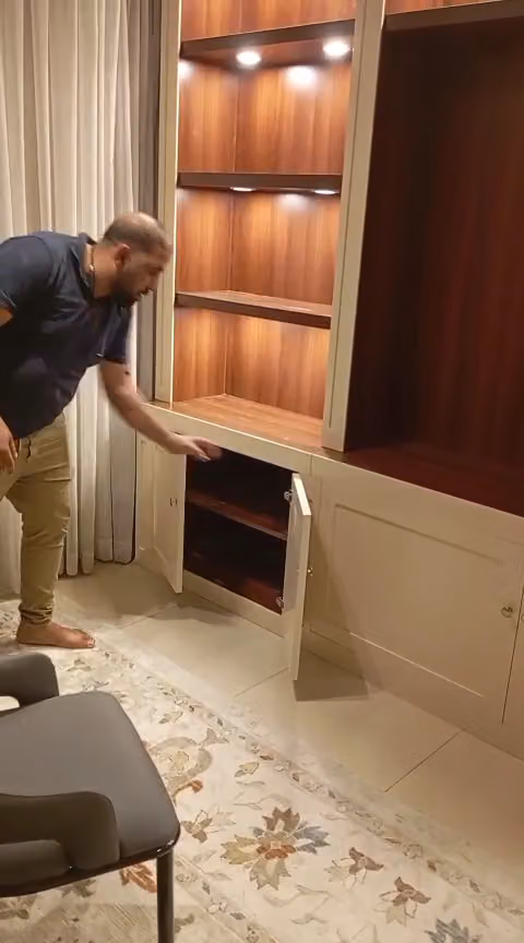 نجار لديكور الخشبي