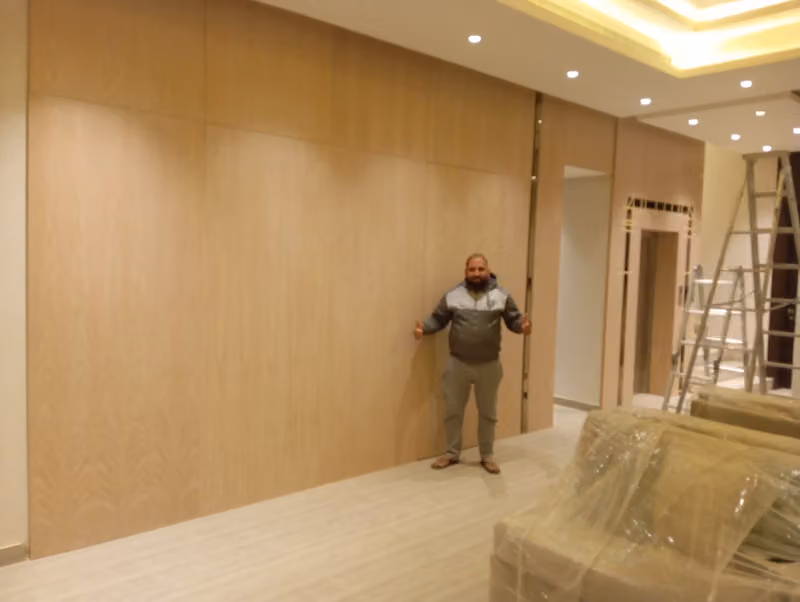 نجار لديكور الخشبي