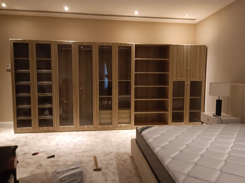 نجار للديكور والموبيليا خشب