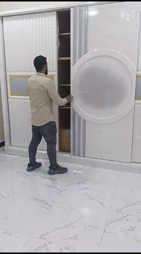 نجار تفصيل ديكورات وصيانه بالرياض