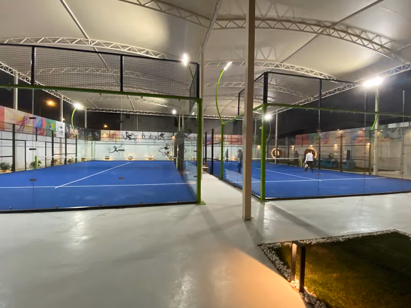HALF PADEL