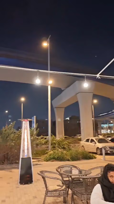نواسة شاي مختص ومخبوزات
