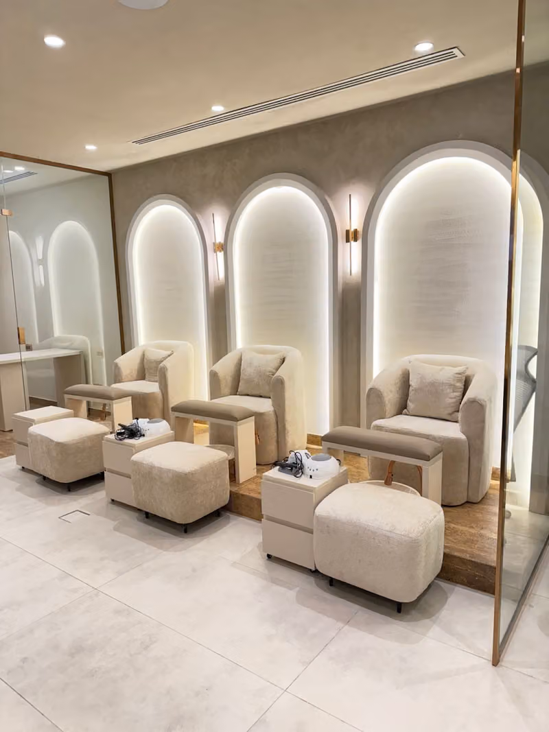 OASIS BEAUTY HOUSE