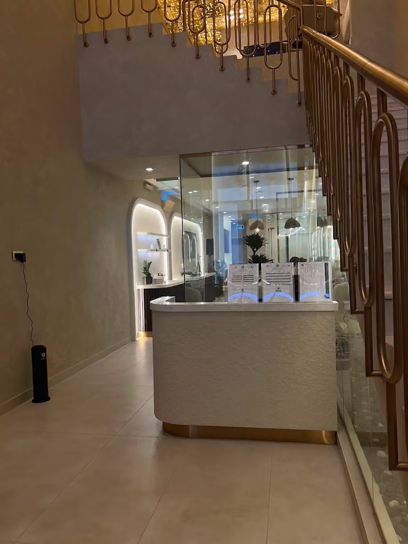 OASIS BEAUTY HOUSE