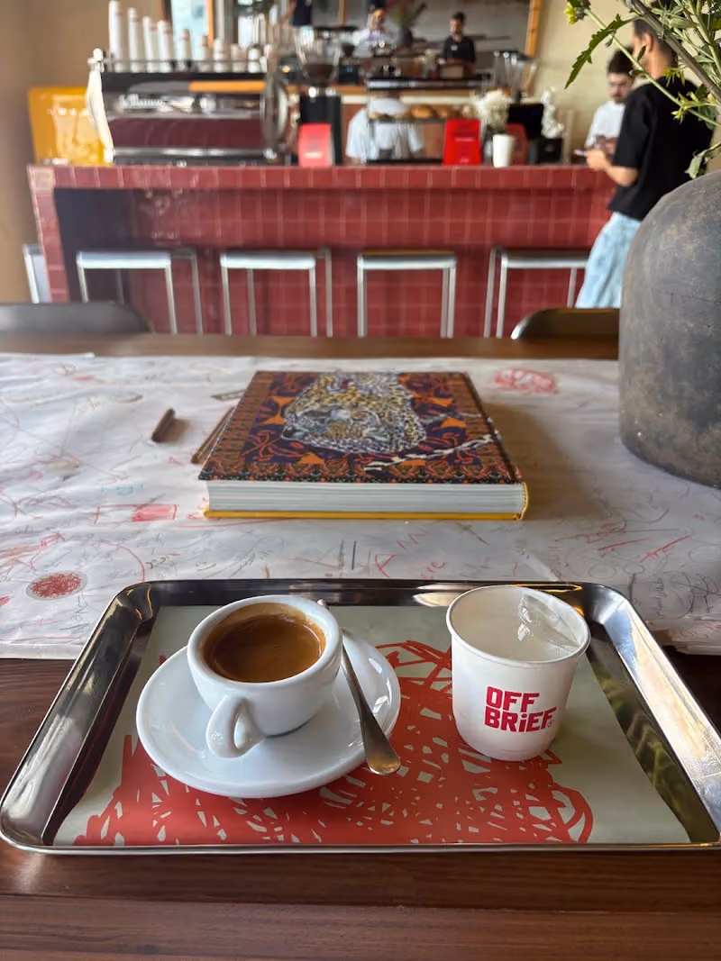 OFFBRiEF Cafe