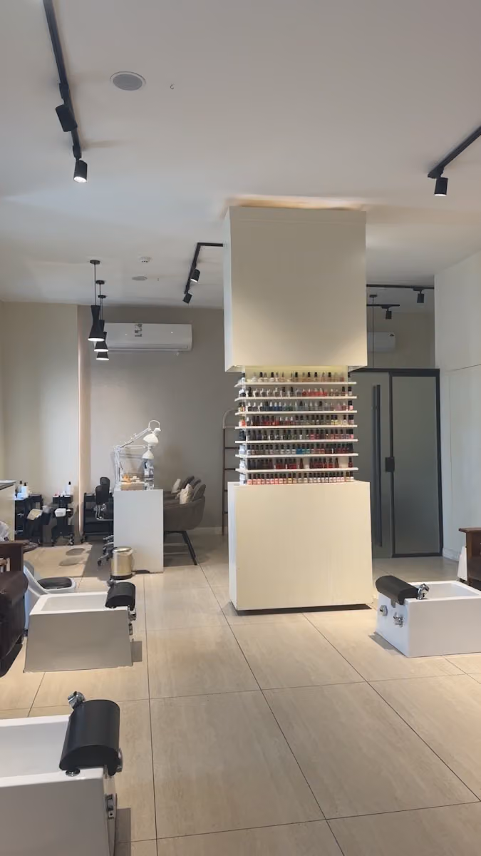 One Nail & Beauty صالون ون أظافر وتجميل