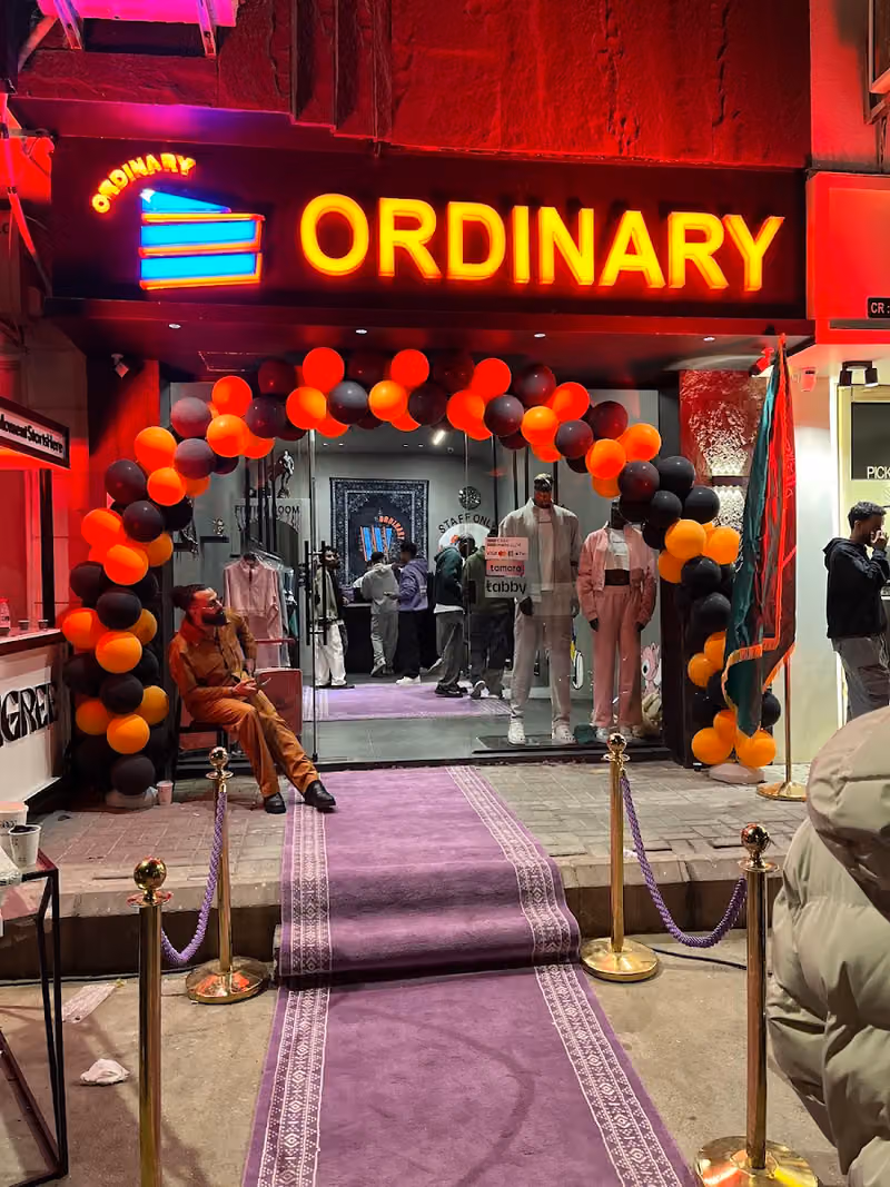 Ordinary , متجر مألوف