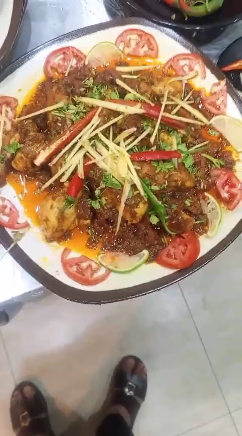 Pakistani Food پاکستانی ریسٹورنٹ Green Shine