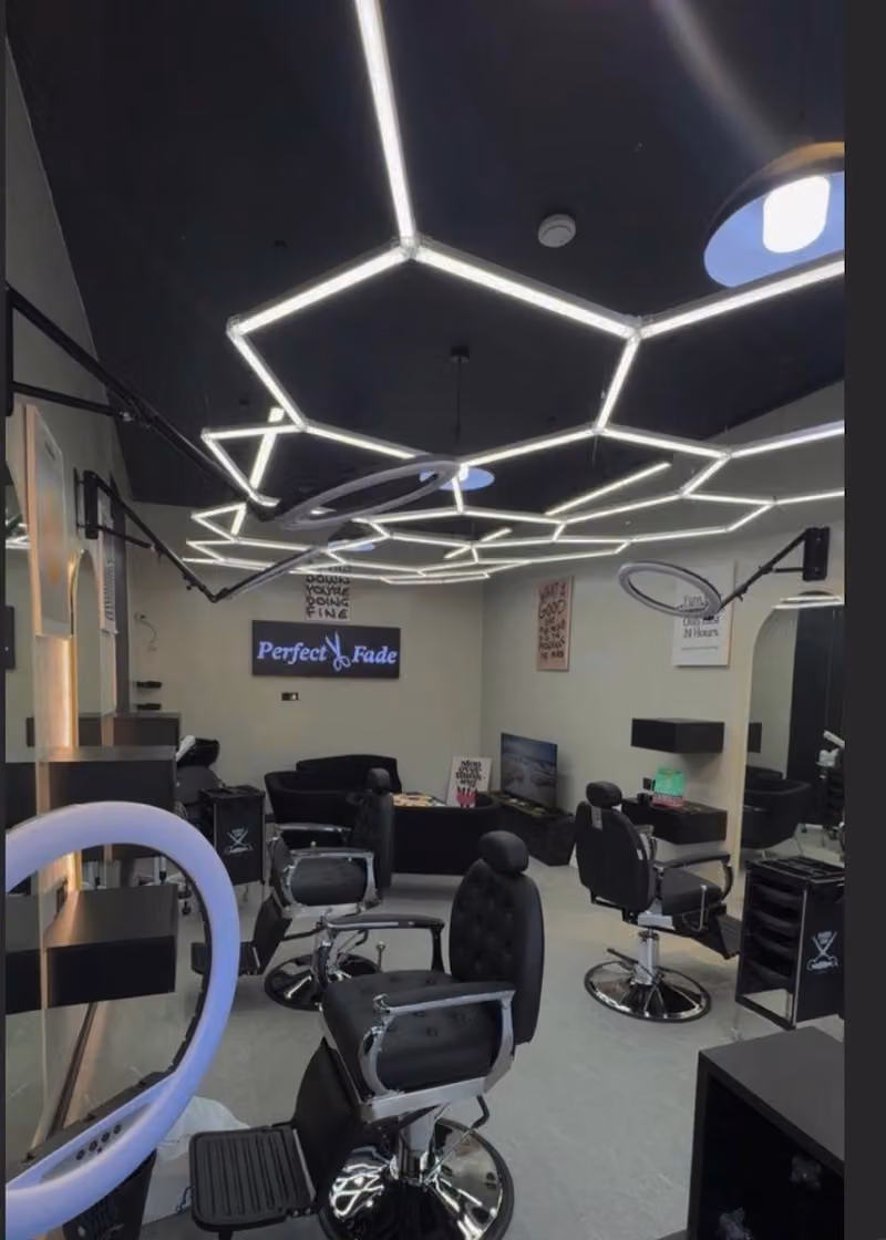 Perfect Fade Salon حلاق بيرفكت فايد
