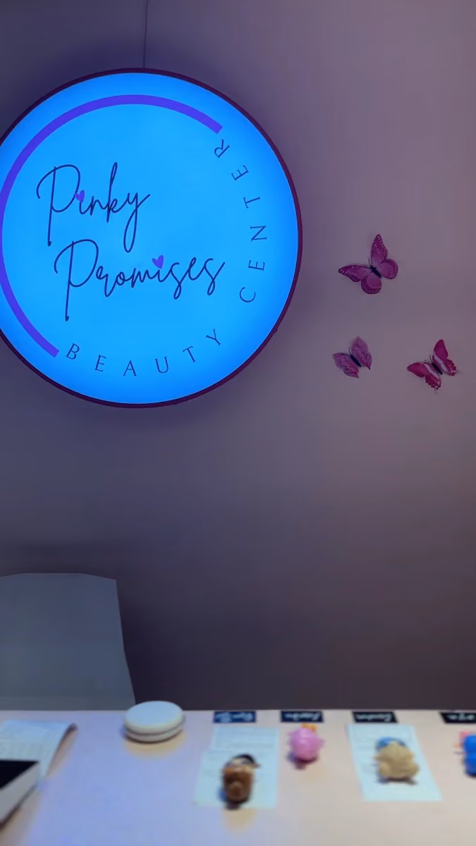Pinky Promises Salon | صالون الوعود الوردية