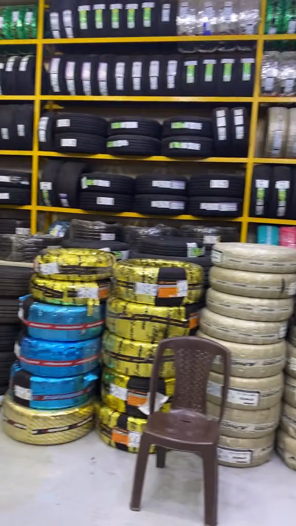 Pirelli _ بيريللي الكفر الفخم للإطارات والبطاريات