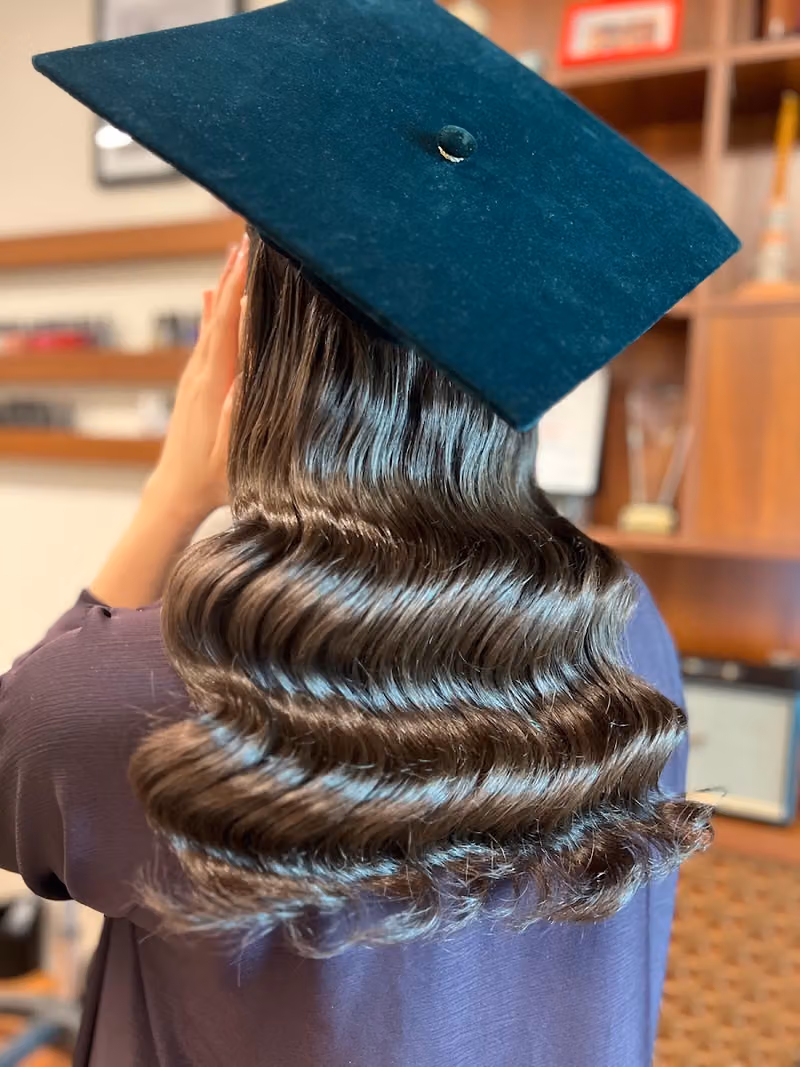 Pose Salon
