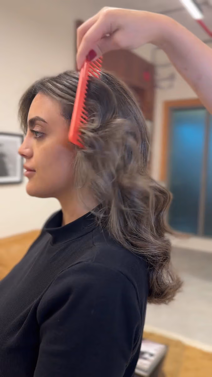Pose Salon