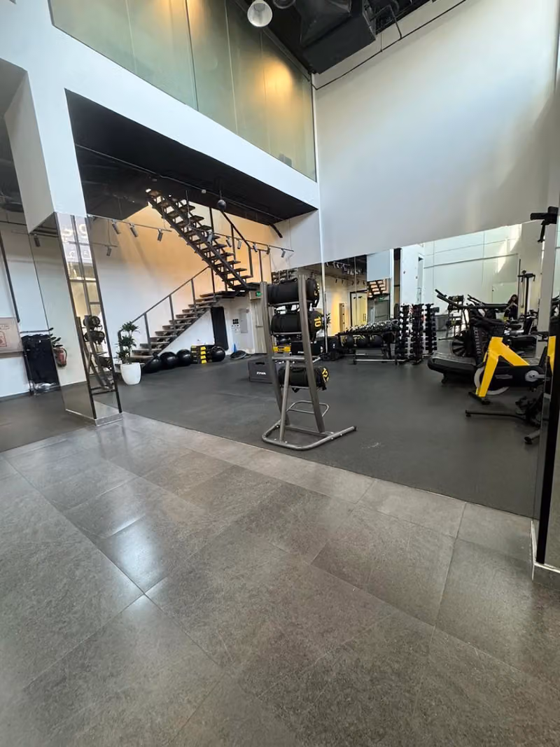 Q Fit EMS Studio